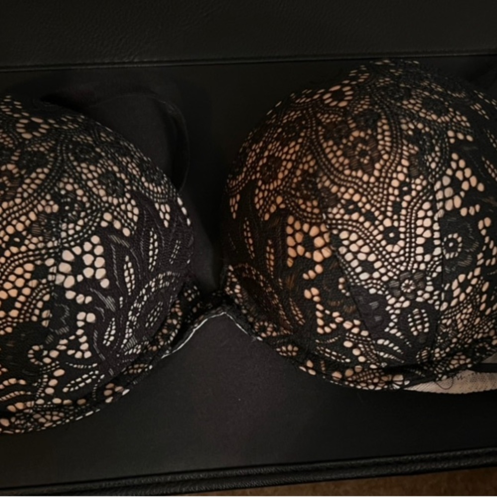 Victoria Secret black, lace bra 34D